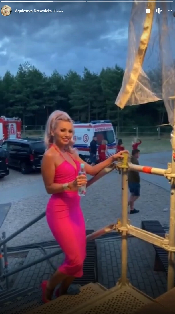 Przepiękna Agnieszka Drewnicka Exaited i Maciej Smoliński znów razem! Wokalistka w różowej stylizacji wygląda cudownie!