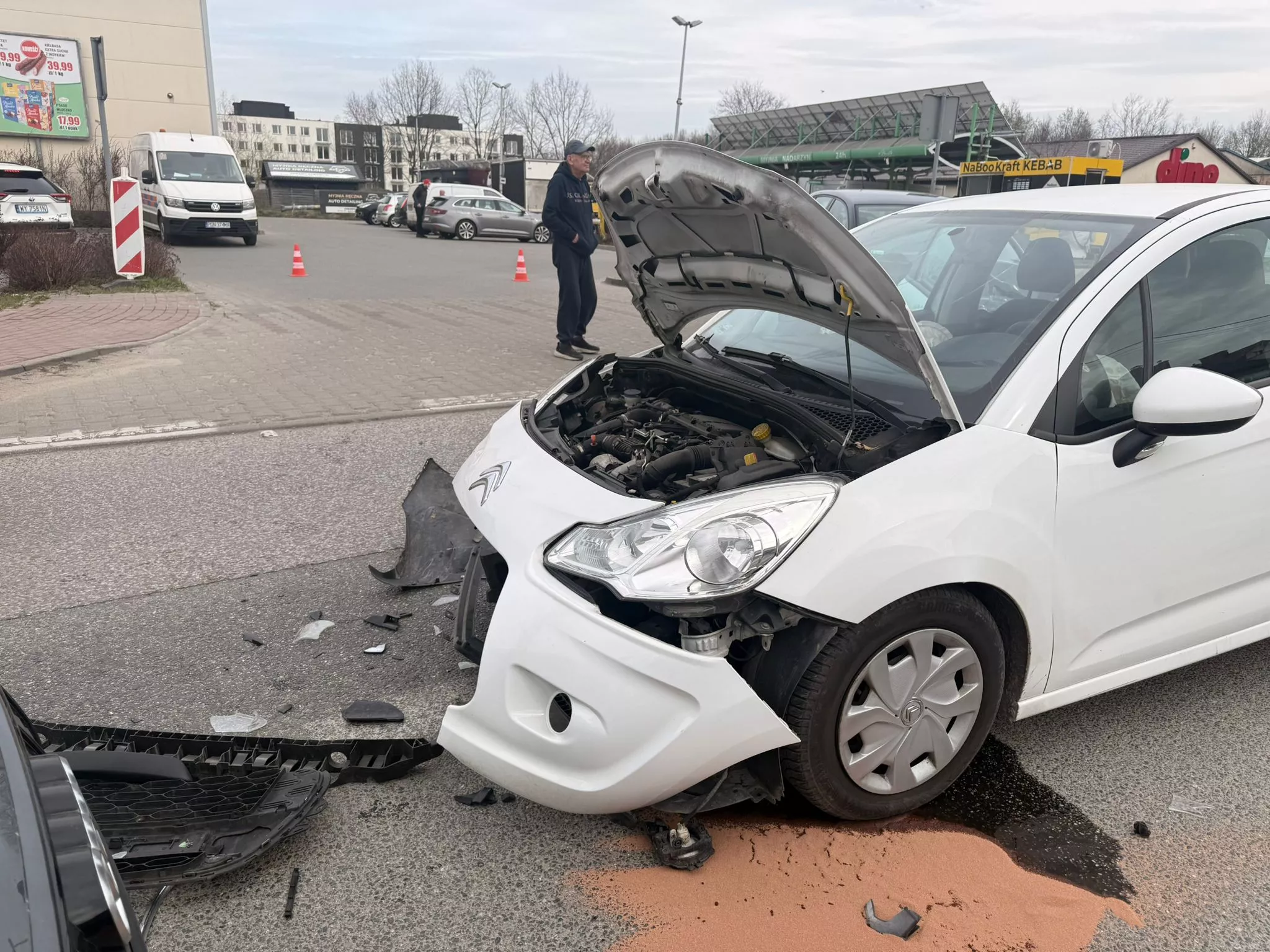 Pilne! Bartek Padyasek D-Bomb miał wypadek! Samochód gwiazdora disco kompletnie rozbity, interweniowały służby! 