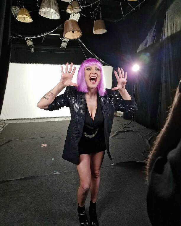 Co za odwaga! Magda Narożna nie boi się eksperymentować! Gwiazda disco polo zaskoczyła nowym wizerunkiem! Fani w szoku