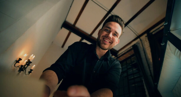 Bóg, diabeł i śmierć w disco polo?! Luka Rosi powraca z nowym teledyskiem! Czy „Czy chcesz czy nie” będzie muzycznym zaskoczeniem?

