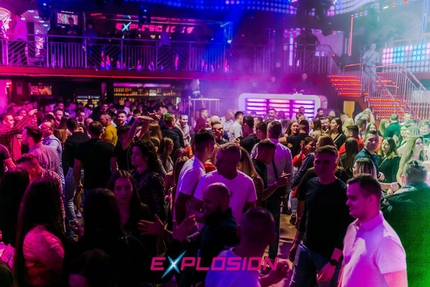 Joker i tłumy na jego koncercie świątecznym w klubie Explosion w Warszawie