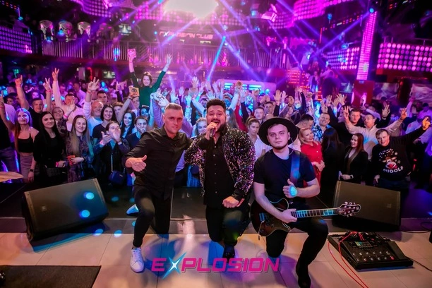 Joker i tłumy na jego koncercie świątecznym w klubie Explosion w Warszawie