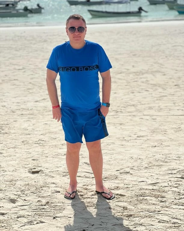 Popularny wokalista disco polo pochwalił się wakacjami marzeń! Robert Klatt Classic odpoczywał na Zanzibarze! Fani są zachwyceni tym co pokazuje w sieci!