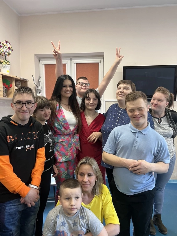 Odważny krok! Znana wokalistka disco polo Iness zaskoczyła tą decyzją wielu Polaków! Taka jest naprawdę! 