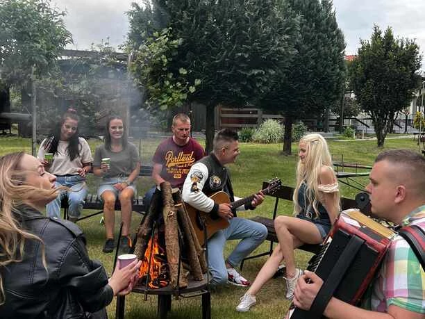 Niespodzianka! Gwiazdy disco polo Massive przygotowali NOWOŚĆ „Szkolna LOVE„! TYLKO U NAS!
