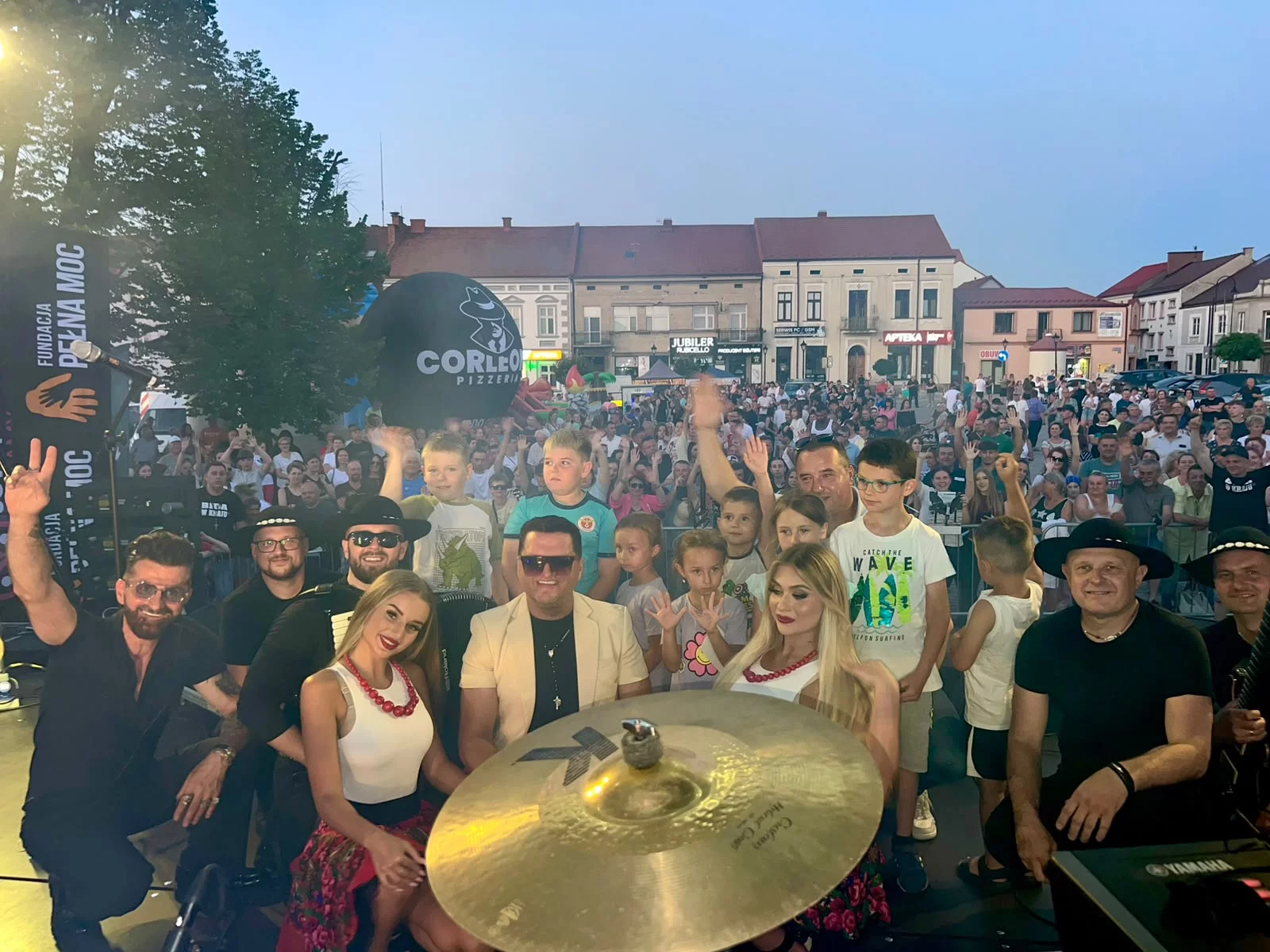 Osiem koncertów w jeden weekend. Tak wygląda życie Kordiana na trasie. Jest rozchwytywany w całej Polsce!