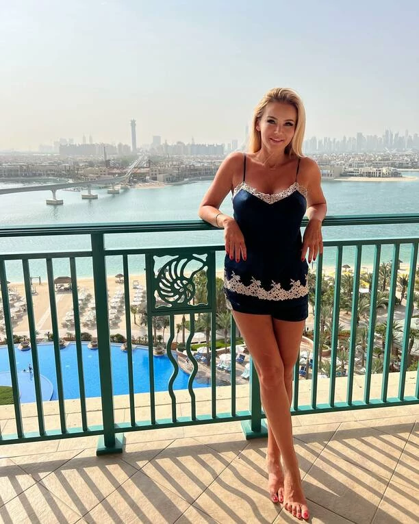 Śliczna gwiazda disco polo w ponętnym wydaniu! Gorące kadry rozpalają internet!