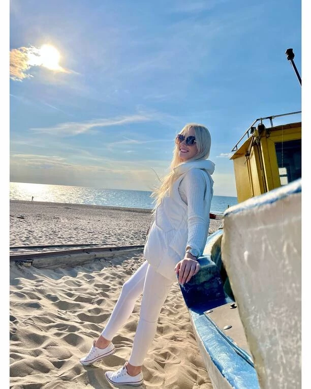 Piękna wokalistka disco polo wypoczywa nad polskim morzem! Do sieci wrzuciła zdjęcia z pobytu! Jest czego zazdrościć! 