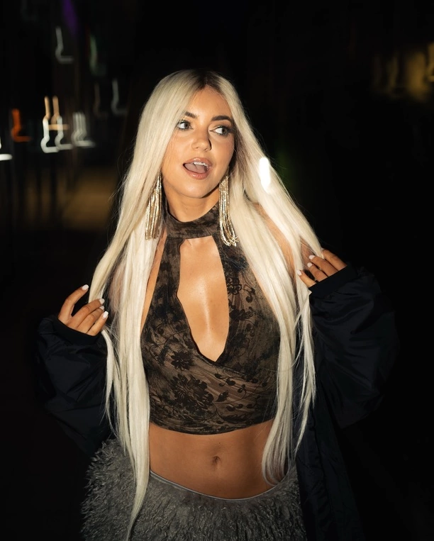 Najpiękniejsza w disco polo zachwyca nowymi zdjęciami?! Angelika Żmijewska olśniewa wdziękiem

