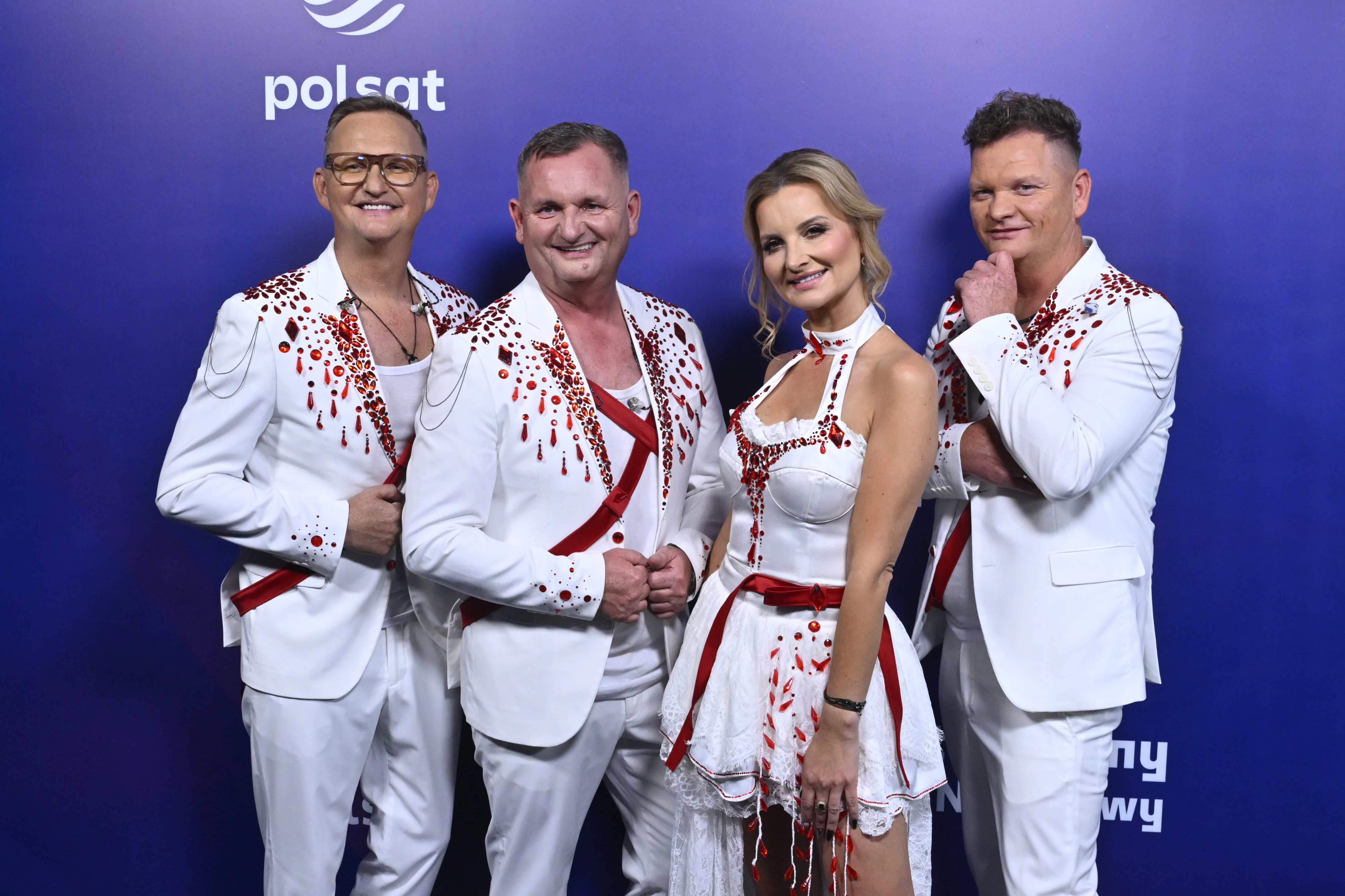 Gorąco na Narodowym! Dorota Gwiazdowska z MIG w mini, gorsecie i szpilkach, a bracia cali w kryształach