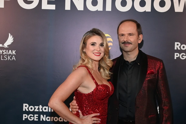 Olśniewająca Kajra na Roztańczonym PGE Narodowym! Gwiazda przykuwa uwagę fanów! | ZDJĘCIA