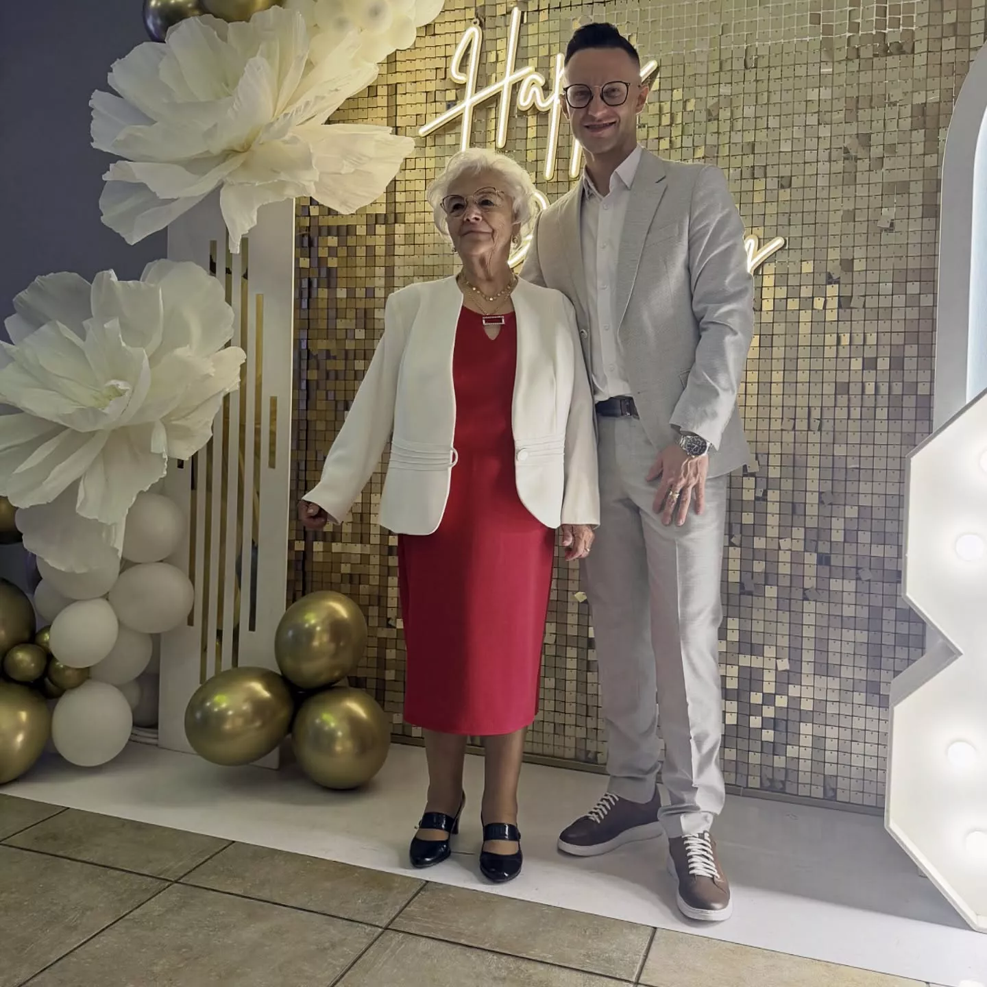 Jakub Urbański z Playboys pokazał wzruszające zdjęcie z Babcią Zosią. Świętowali wyjątkowy jubileusz