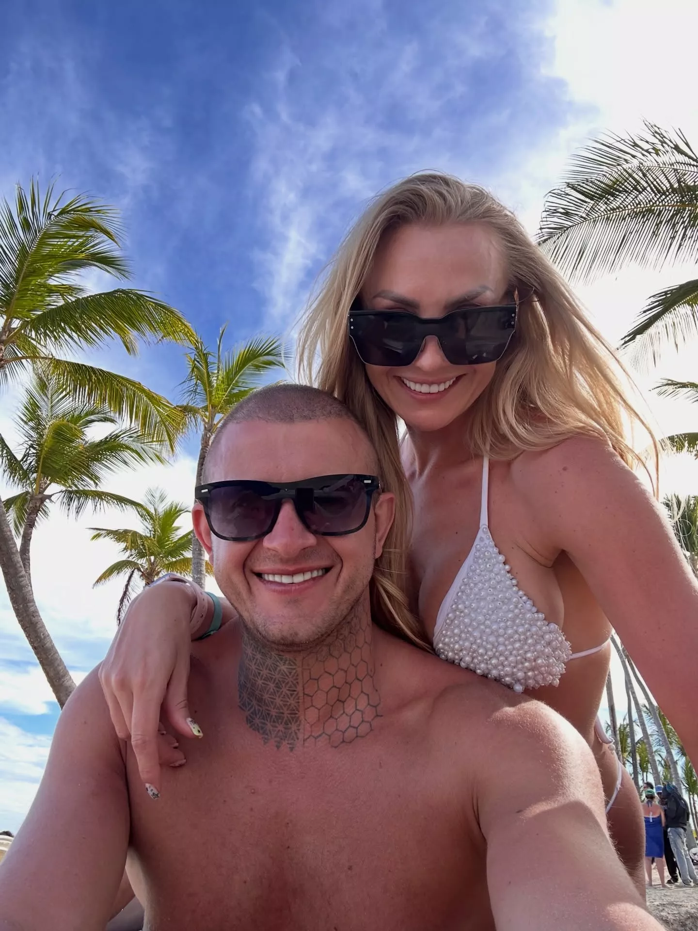 Joanna Narożna kusi dekoltem na Dominikanie. Żona Dawida Narożnego rozgrzała sieć kadrami z plaży