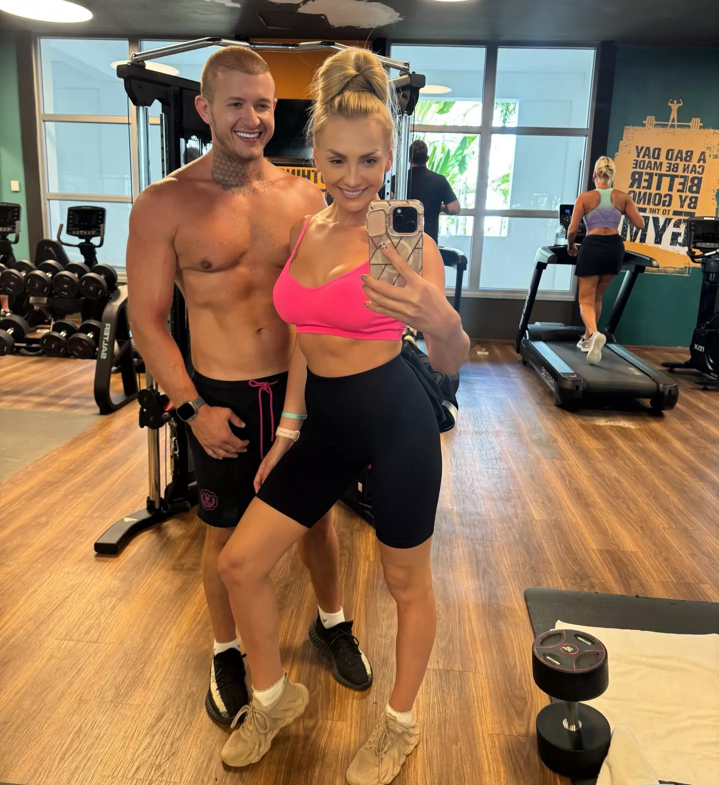 Idealne ciała pary disco polo! Joanna i Dawid Narożny pokazali formę z wakacyjnej siłowni