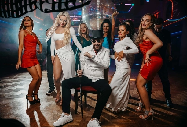 Von Prais - Zapada noc: Muzyczna bomba gotowa do eksplozji!