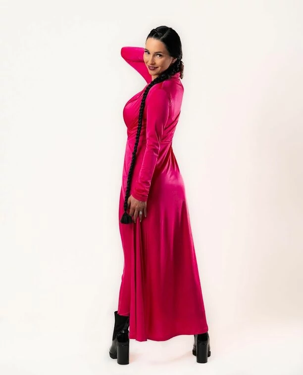 Emilia Sanecka z zespołu Daj to Głośniej gwiazdą Sylwestra Marzeń TVP Artystka disco polo opublikowała gorące zdjęcia i ważne informacje!