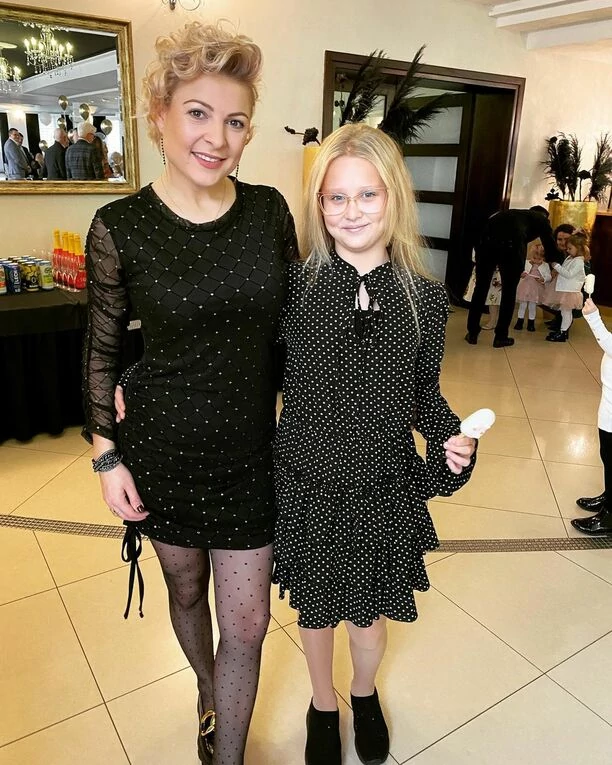 Magdalena Narożna na wspólnym zdjęciu z córką, fani zachwyceni - obie wyglądają jak dwie krople wody.
