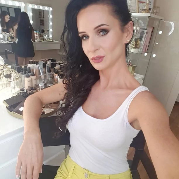 Szokująca metamorfoza znanej wokalistki disco polo! Fani zaniemówili! To zasługa programu do obróbki zdjęć?!