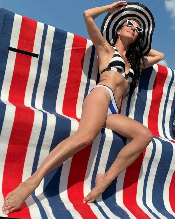 Co za ciało! Gwiazda disco polo zachwyca ciałem w skąpym bikini na wakacjach! Wokalistka popłynęła w rejs! 