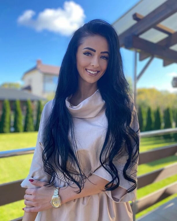 Piękna wokalistka zachwyca wyjątkową stylizacją! Te buty to hit każdej jesieni! 