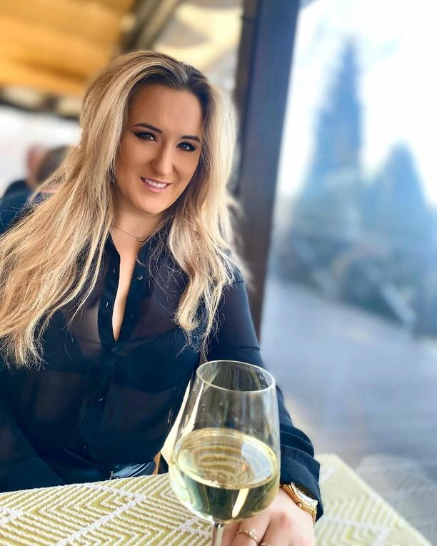 Przepiękna wokalistka disco polo odsłoniła dekolt! W sieci zawrzało!