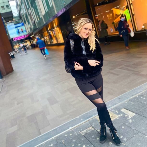 Przepiękna wokalistka disco polo odsłoniła dekolt! W sieci zawrzało!