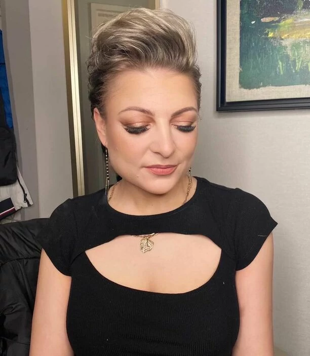 Magdalena Narożna - Piękni i Młodzi w wyjątkowej odsłonie! Gwiazda disco polo zachwyciła makijażem! Jak wygląda?! 