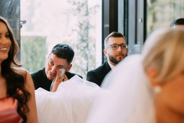 Wielkie wzruszenie MiłegoPana na ślubie Pauli Karpowicz. Gwiazdor disco polo nie krył emocji