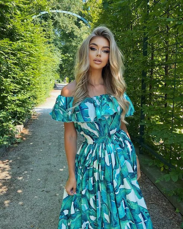 Śliczna gwiazdeczka znana ze świata disco polo odsłoniła biust! Fani zachwyceni, komplementują artystkę! 