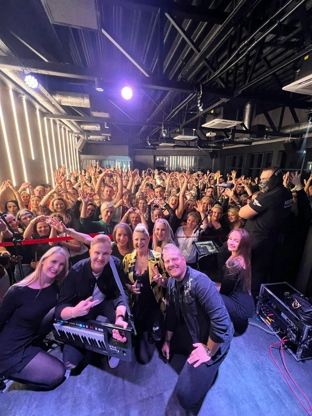 Światowa kariera Magdy Narożnej?! Gwiazda disco polo podbiła już Anglię co z karierą w Polsce?!