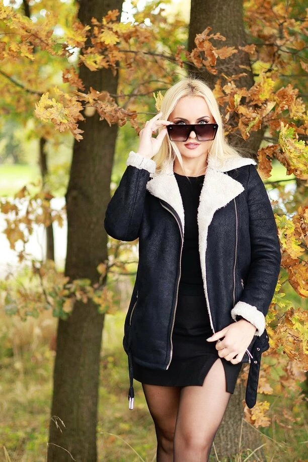 Tak wygląda Ela Kliś tej jesieni! Fani disco polo zachwyceni eleganckim lookiem gwiazdy