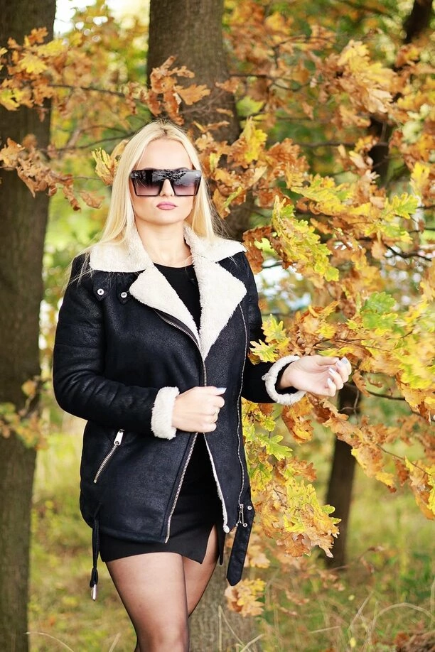 Tak wygląda Ela Kliś tej jesieni! Fani disco polo zachwyceni eleganckim lookiem gwiazdy