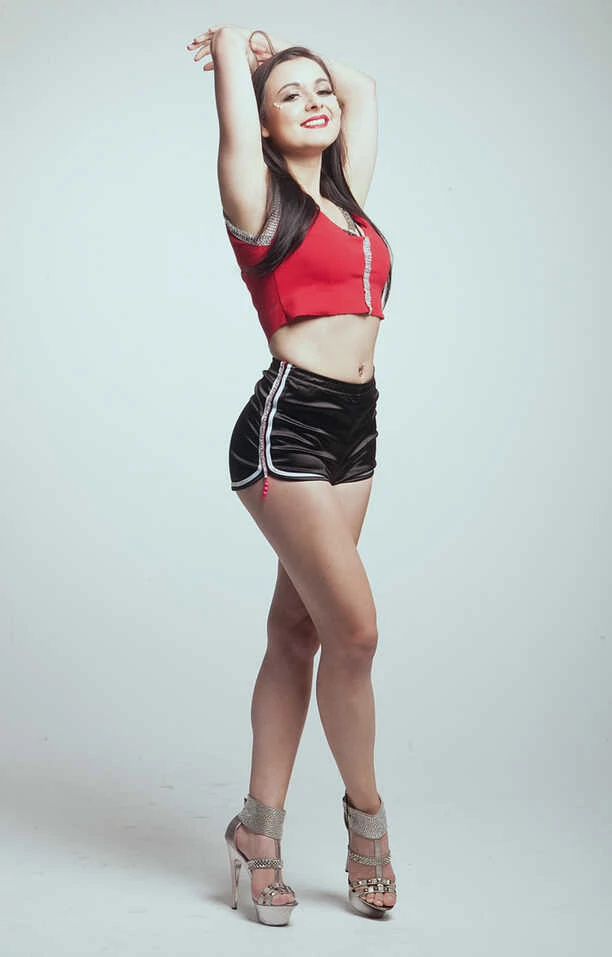 Gwiazda disco polo wyeksponowała swoje perfekcyjne ciało! Basia Pędrak w gorącej odsłonie!