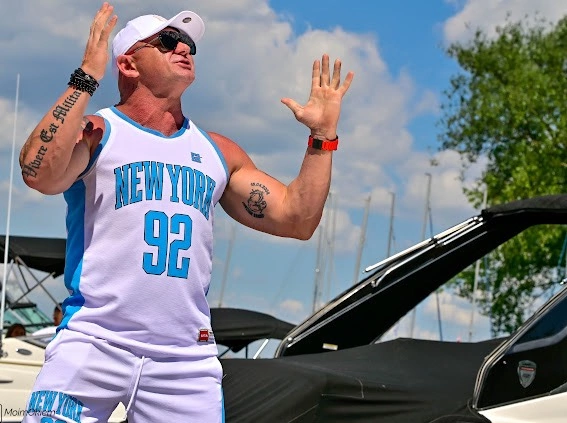 Pudzian Band prezentuje nowy utwór „Bujaj ciało„ - letnia uczta dla fanów! Mamy zdjęcia!