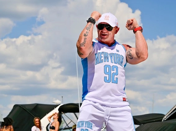 Pudzian Band prezentuje nowy utwór „Bujaj ciało„ - letnia uczta dla fanów! Mamy zdjęcia!