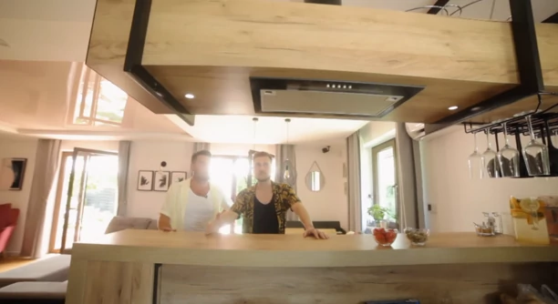 Co skrywa posiadłość uwielbianego gwiazdora disco polo?! Sylwester Gazda z formacji Power Play zdradził jak mieszka!