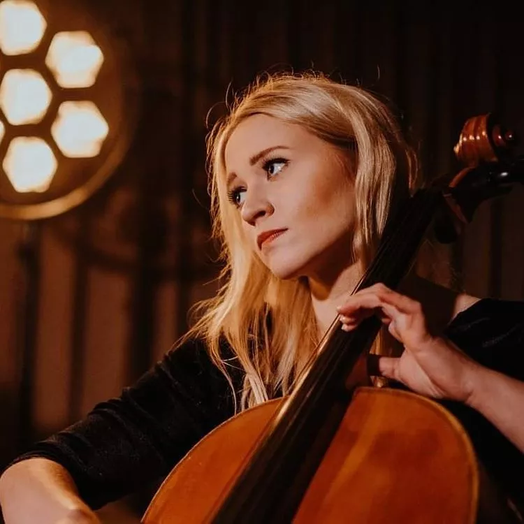 Uwielbiany wokalista disco polo tworzy muzykę religijną! Artysta założył nowy zespół! Zobaczcie zdjęcia! 