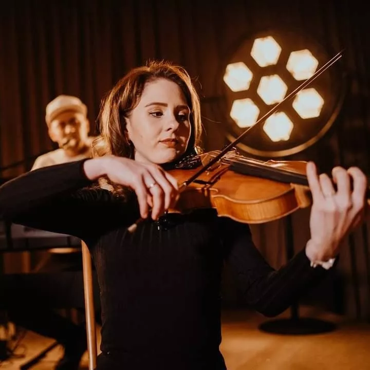 Uwielbiany wokalista disco polo tworzy muzykę religijną! Artysta założył nowy zespół! Zobaczcie zdjęcia! 