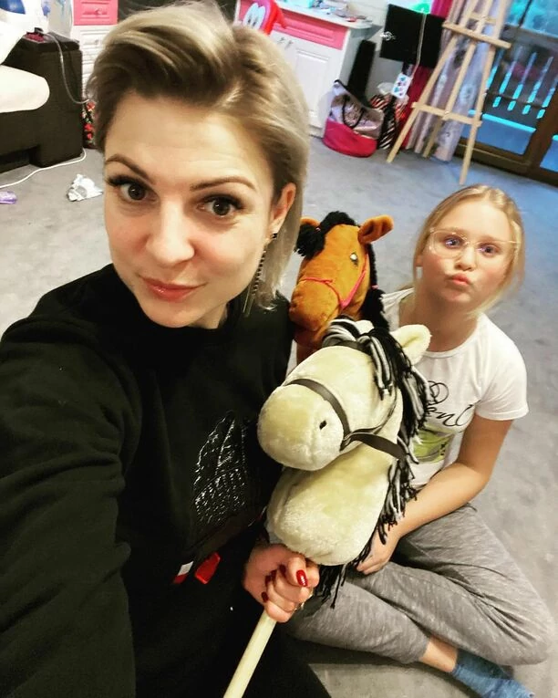 Niezwykła pasja Magdaleny Narożnej - Piękni i Młodzi! Śliczna gwiazda disco polo pokazała fanom wyjątkową kolekcję! 