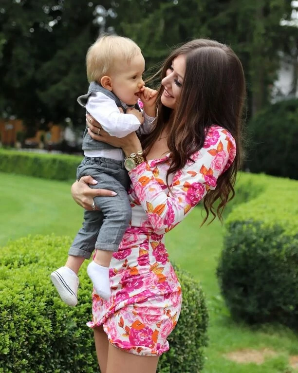 Prześliczna gwiazdeczka disco polo została mamą?! Wymowne zdjęcia trafiły do sieci! ”Podobni jesteście do siebie”