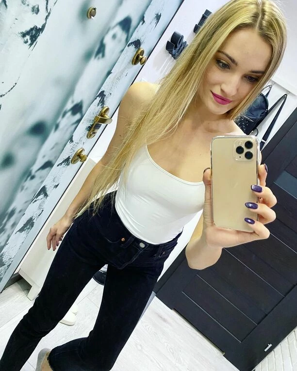 Popularna wokalistka disco polo zachwyca nienaganną figurą! Gwiazda pokazała zdjęcie z sali treningowej! 