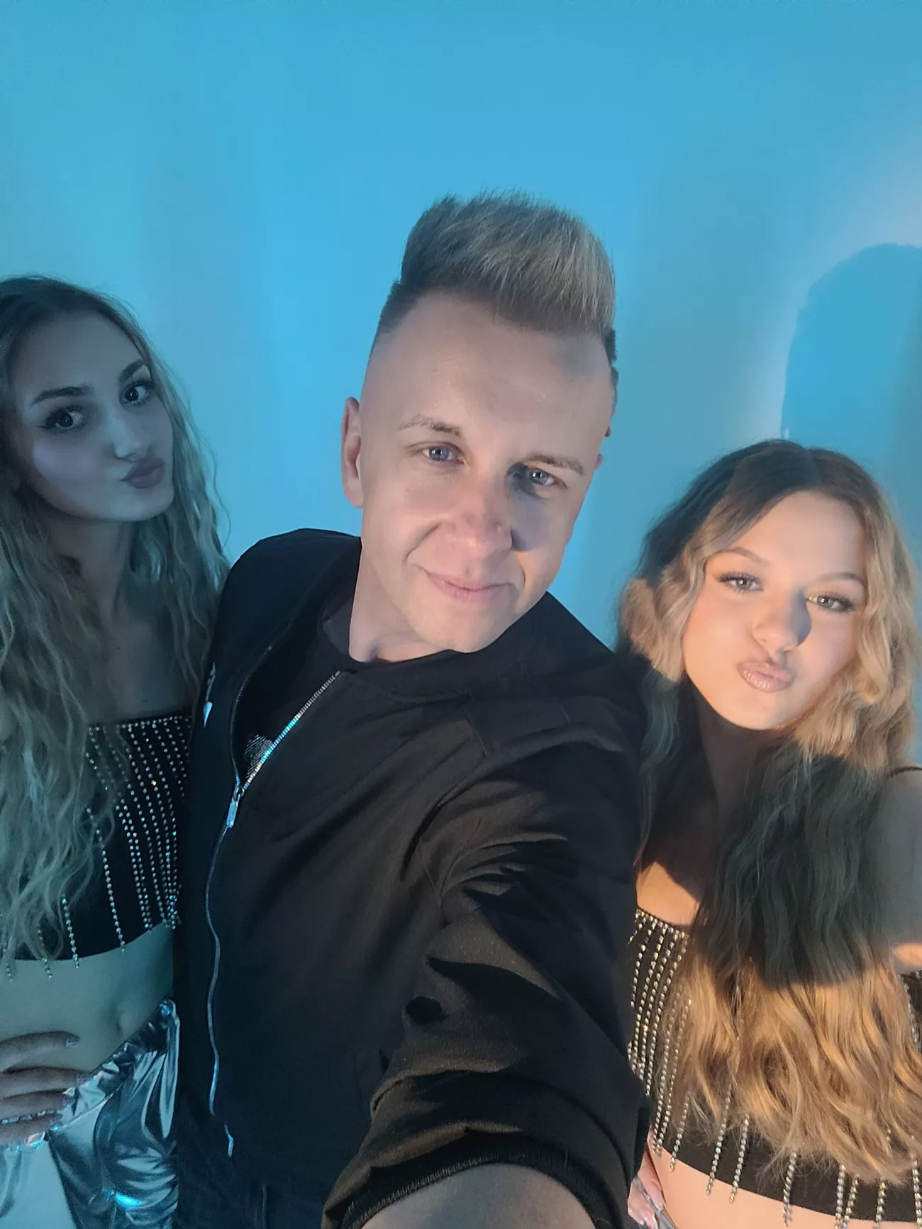 Czy „Tańcz dla mnie mała” będzie nowym hitem News? Premiera disco polo już niebawem!