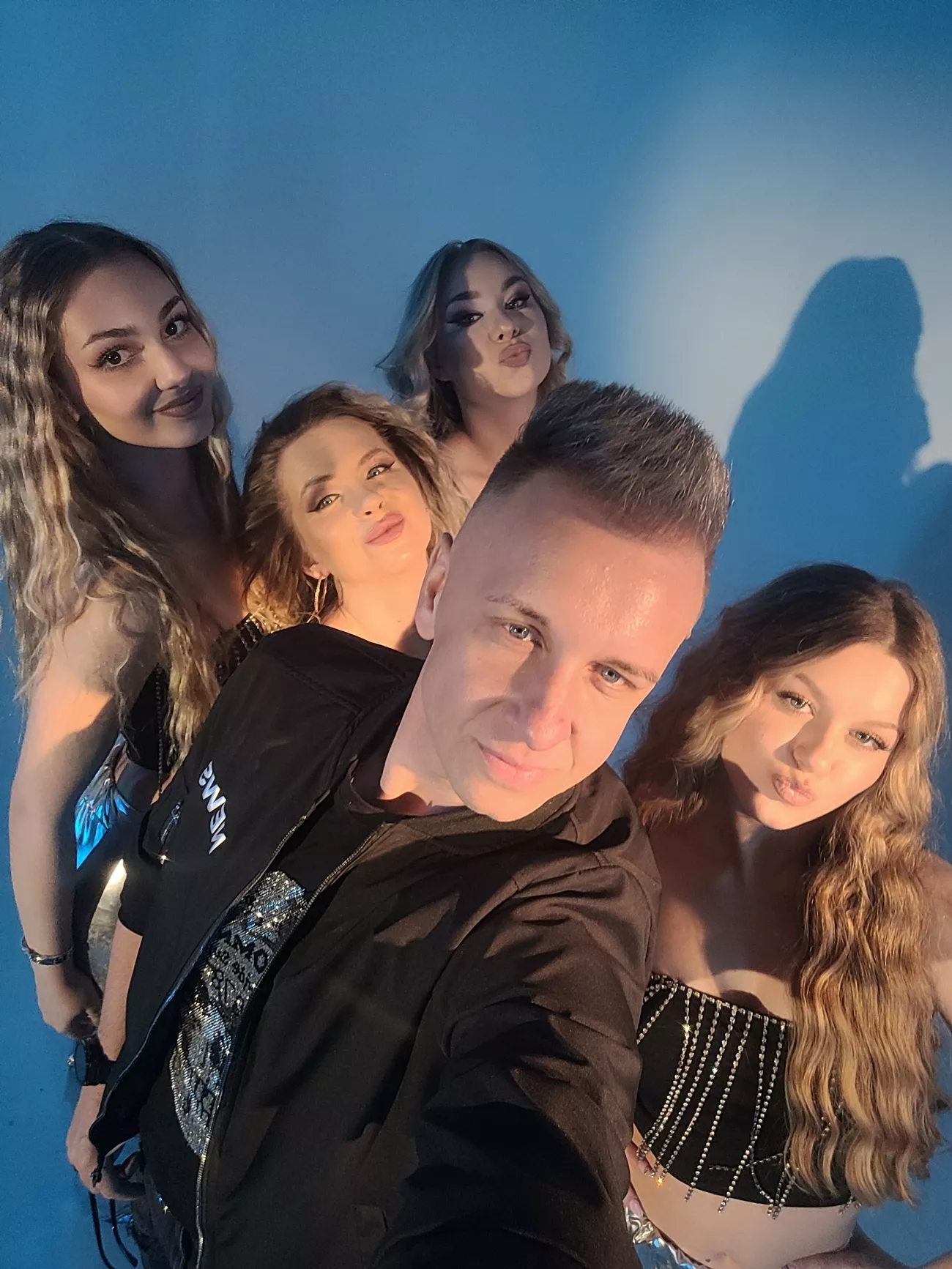 Czy „Tańcz dla mnie mała” będzie nowym hitem News? Premiera disco polo już niebawem!