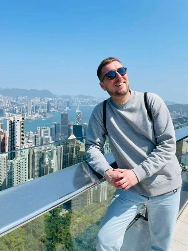 Marcin Kotyński: prezenter disco polo, którego spotkacie na całym świecie! Marcin to zapalony podróżnik.