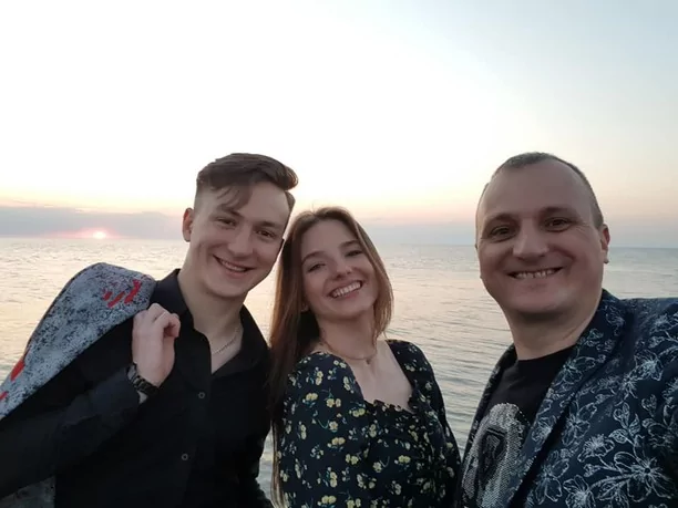 Wyjątkowy jubileusz uwielbianego gwiazdora disco polo! Pora otwierać szampana! Jest niespodzianka! 