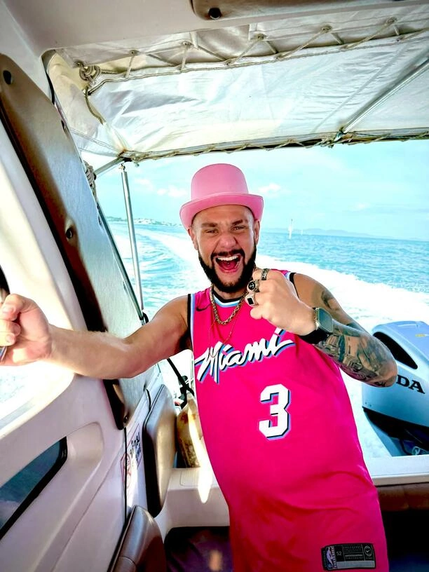 Mamy przedpremierę! Kolejny raz Von Prais ma zamiar zaskoczyć swoim teledyskiem!! Disco polo i Azja! TO będzie strzał w dziesiątkę!
