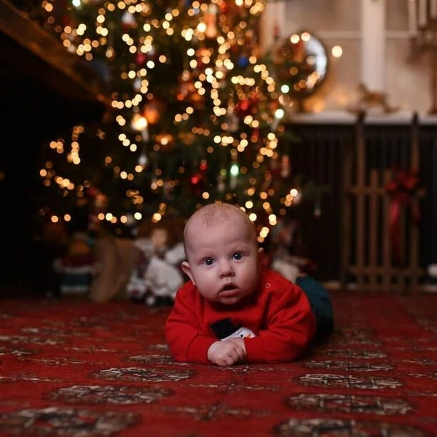 Rodzinne święta znanego gwiazdora disco polo! Artysta pokazał wzruszające zdjęcie z synem na rękach! Fani zachwyceni!  