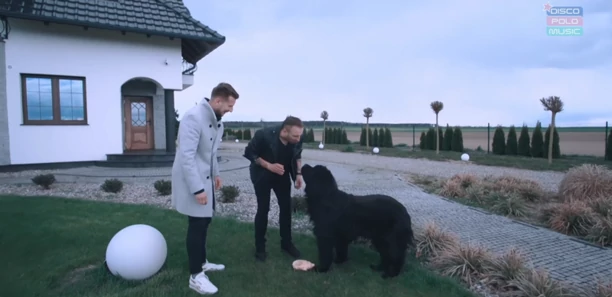 Tak mieszka Paweł Dudek - Czadoman! Dom popularnego gwiazdora zapiera dech w piersiach! Artysta ma własną galaktykę!
