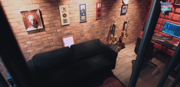 Tak mieszka Paweł Dudek - Czadoman! Dom popularnego gwiazdora zapiera dech w piersiach! Artysta ma własną galaktykę!
