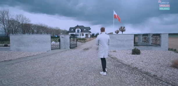 Tak mieszka Paweł Dudek - Czadoman! Dom popularnego gwiazdora zapiera dech w piersiach! Artysta ma własną galaktykę!
